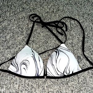 Size Medium bikini top